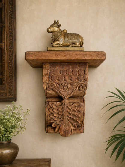 Leaf Carved Wall Bracket / Shelf