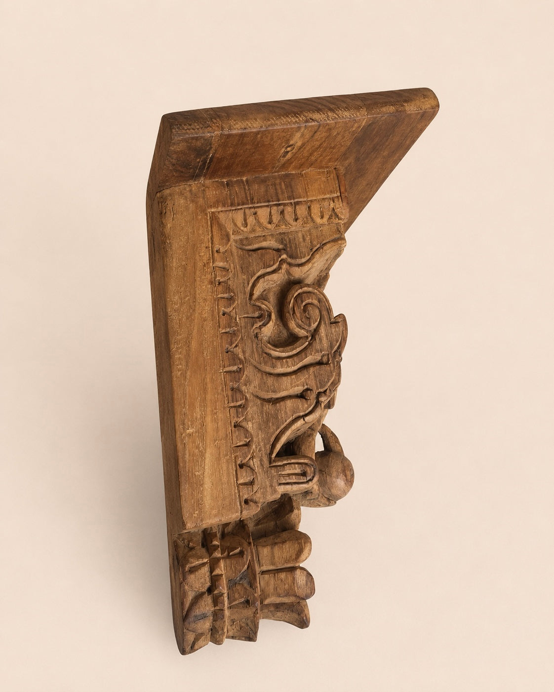 carved floral wall shelf / vintage wall bracket