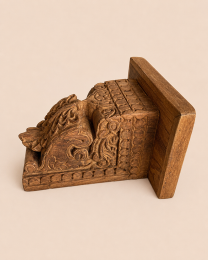 Leaf Carved Wall Bracket / Shelf