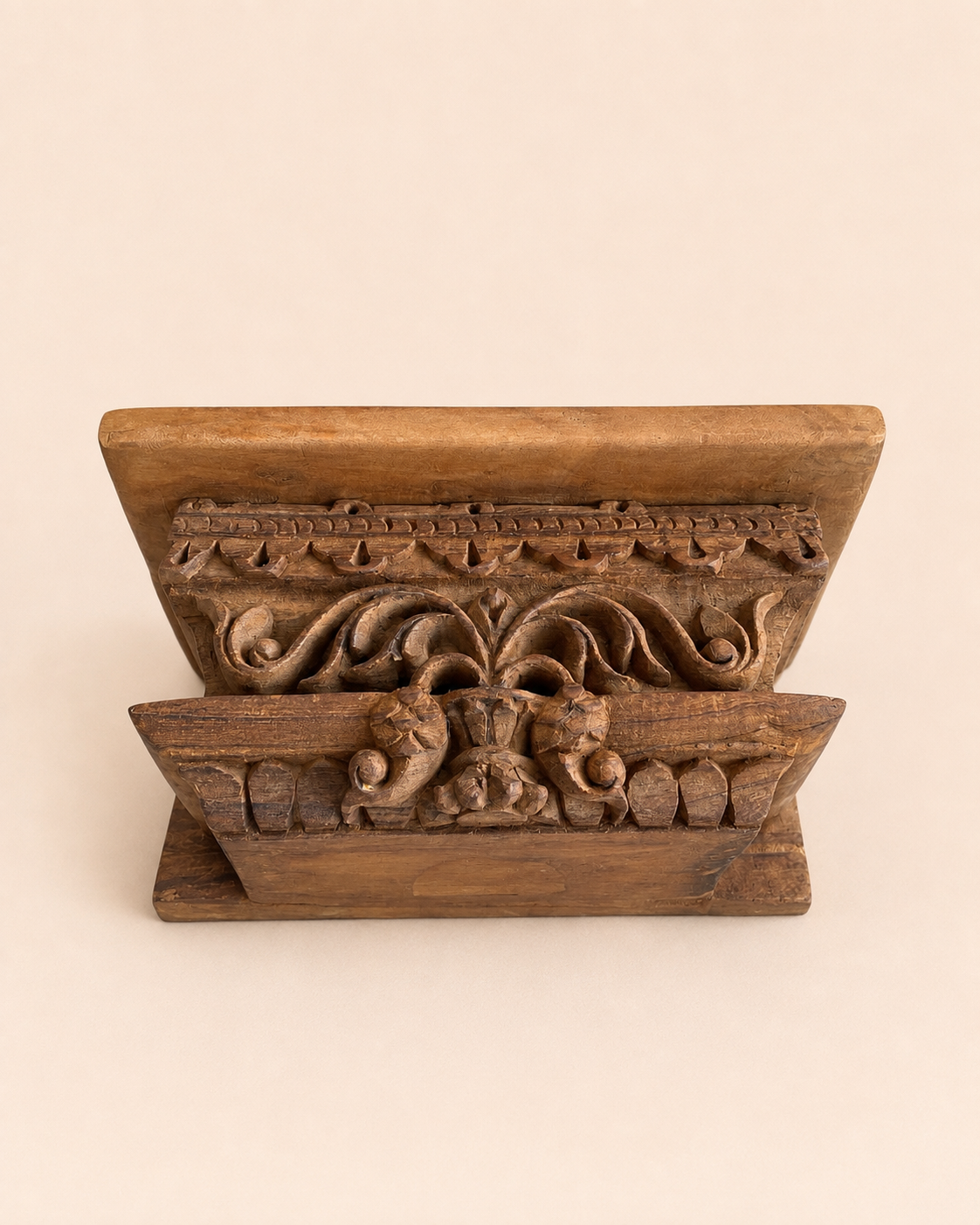 vintage wall bracket / shelf / display ledge