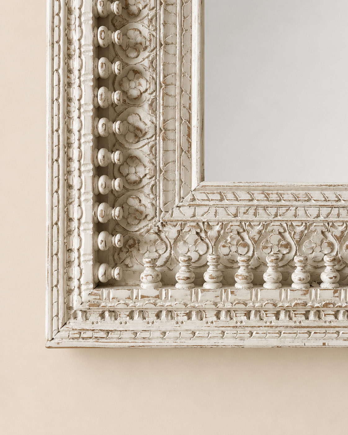horizontal spindle detailing wall hanging mirror frame