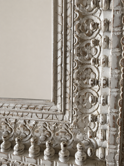 Horizontal Spindle Detailing Wall Hanging Mirror Frame