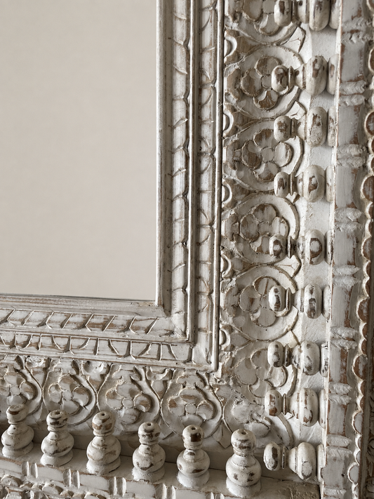 Horizontal Spindle Detailing Wall Hanging Mirror Frame