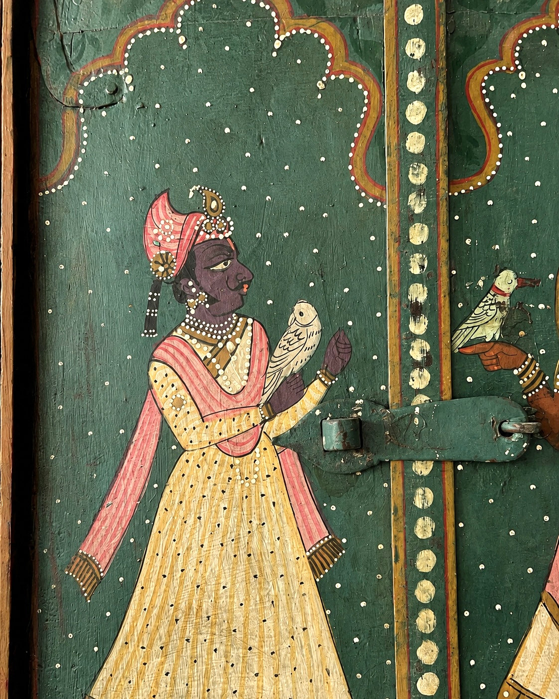 raja rani hand-painted wooden window wall décor