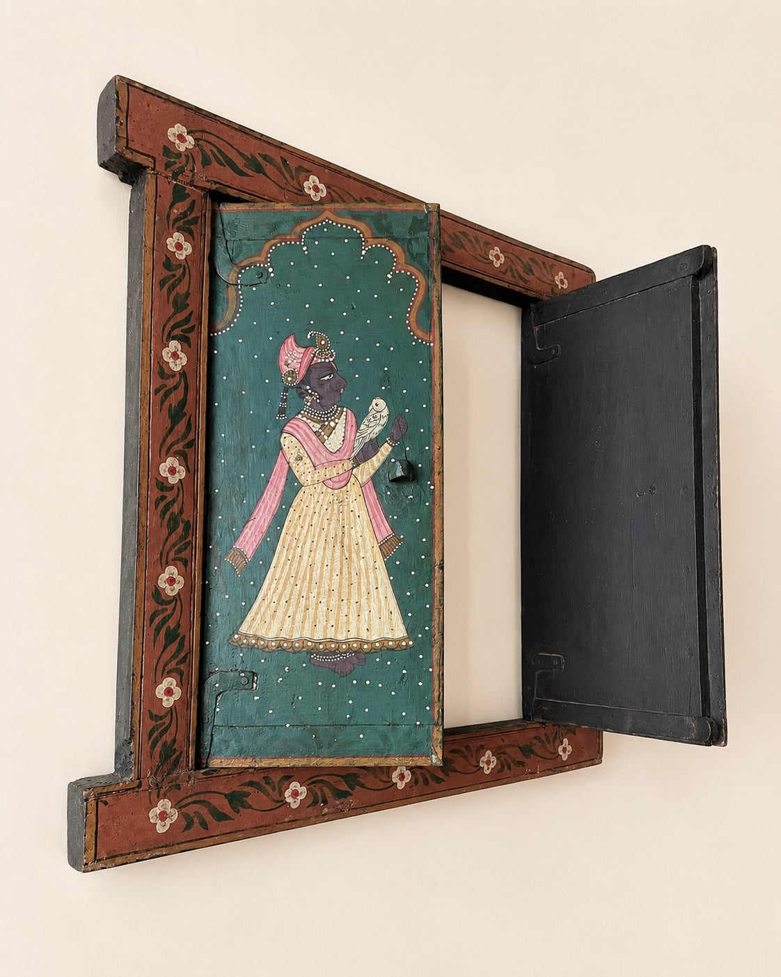 raja rani hand-painted wooden window wall décor