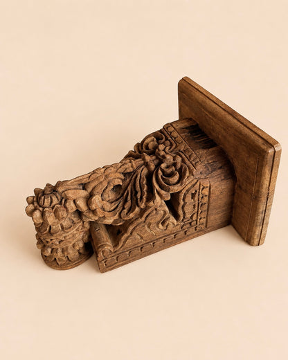 Vintage Hand-Carved Leaf & Floral Wooden Wall Bracket / Shelf